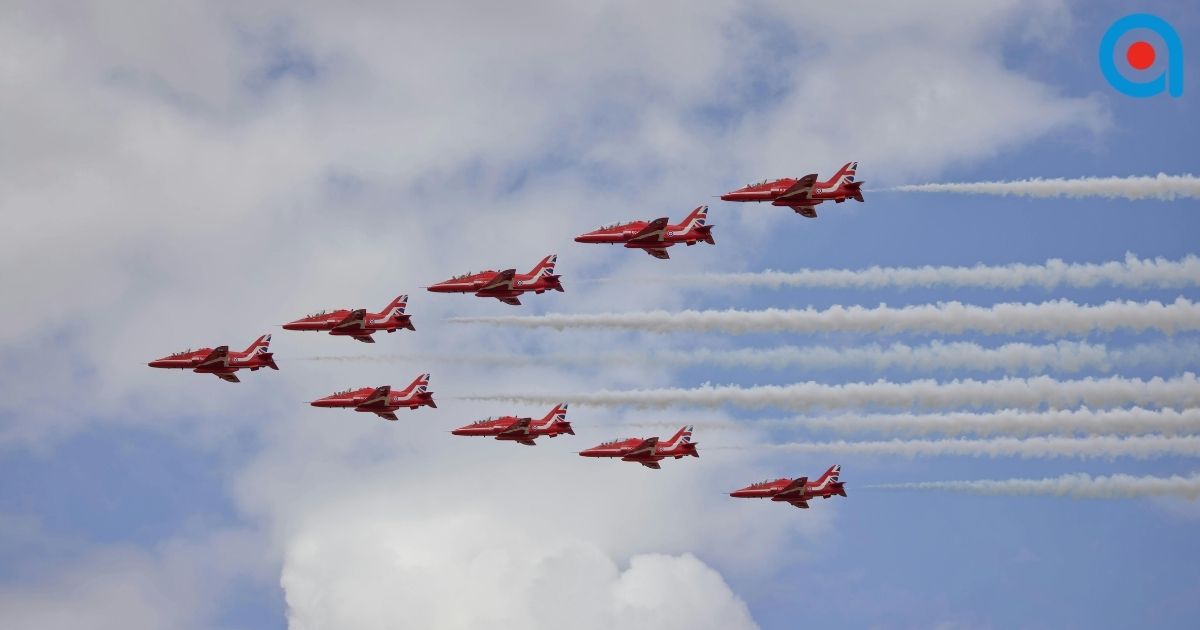 Train the Trainer Courses: Why Managers Need Them to Develop High-Performing Teams