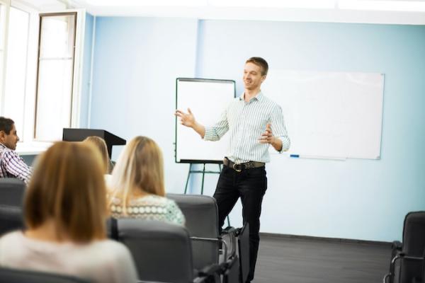 The difference between presenting and training